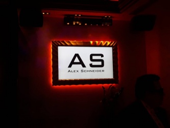 AS Alex Schneider congratulates on iDols anniversary